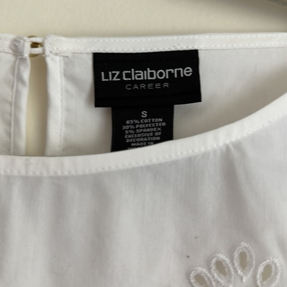 White blouse - Picture 3 of 4